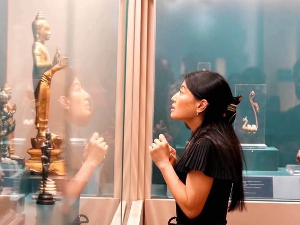 สมเด็จพระเจ้าลูกเธอ เจ้าฟ้าสิริวัณณวรี นารีรัตนราชกัญญา เสด็จพระราชดำเนินเป็นการส่วนพระองค์ไปยังพิพิธภัณฑสถานแห่งชาติพระนคร